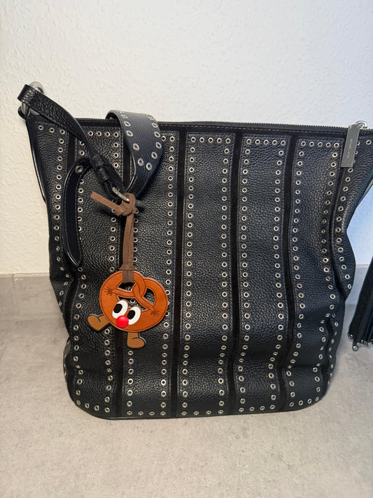 Mrs. Brezel 🥨 – Niedlicher Taschenanhänger mit bayerischem Charme