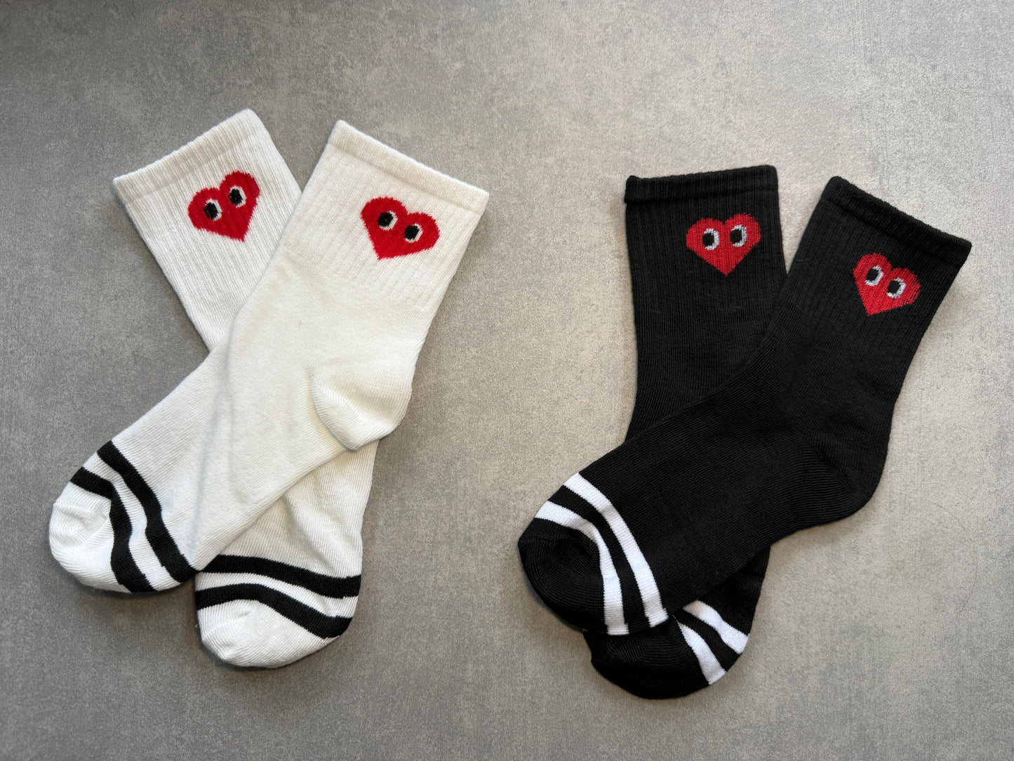 Heart Eyes – Süße Herz-Socken mit Augen