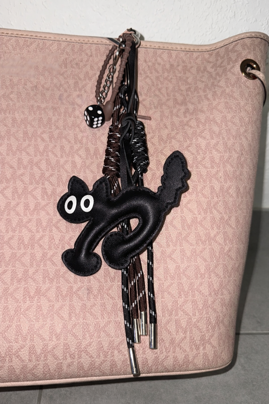Crazy Cat 🐱 – Stylischer Taschenanhänger mit verspieltem Design