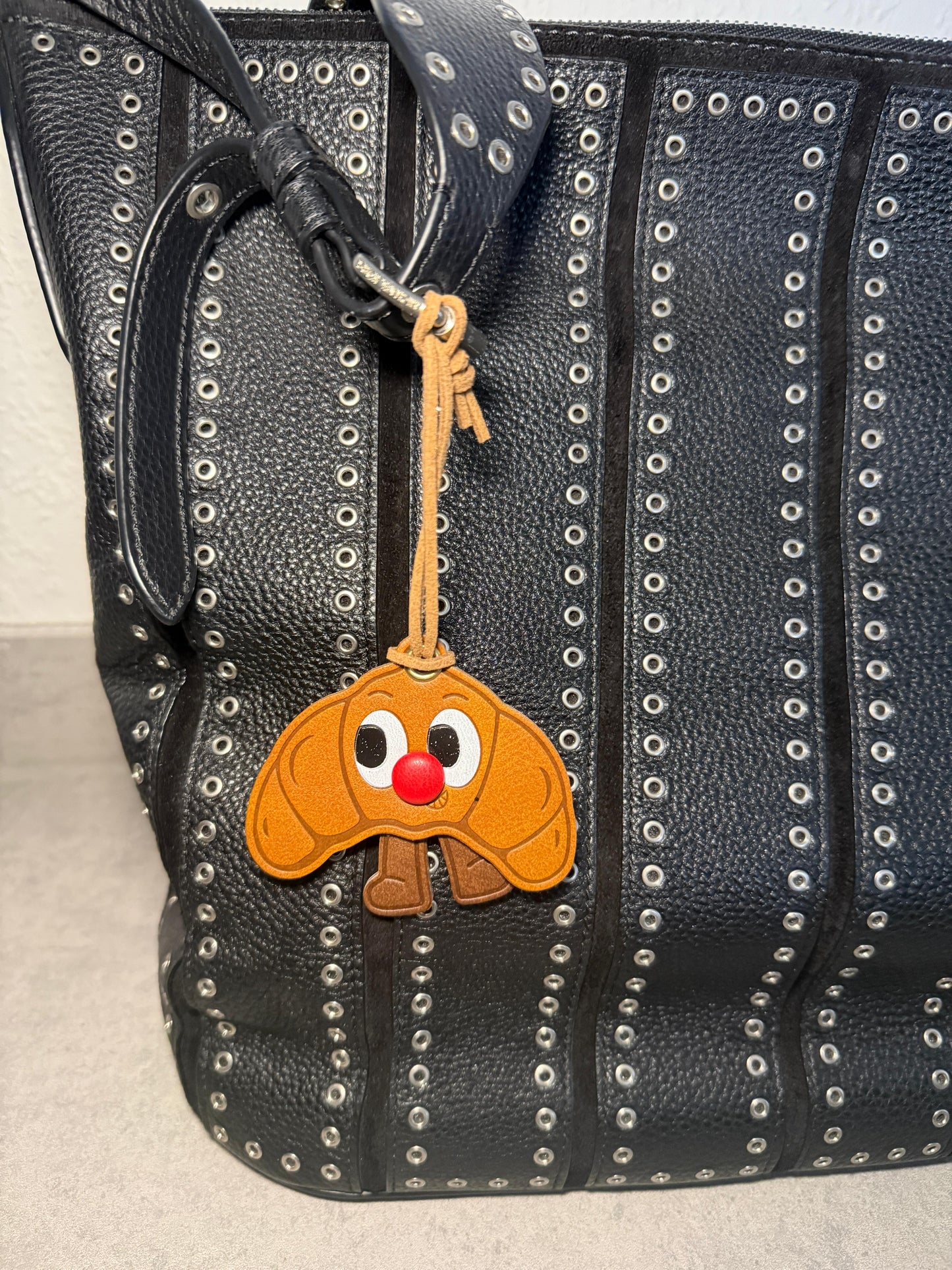 Mr. Croissant 🥐 – Niedlicher Taschenanhänger mit Charme