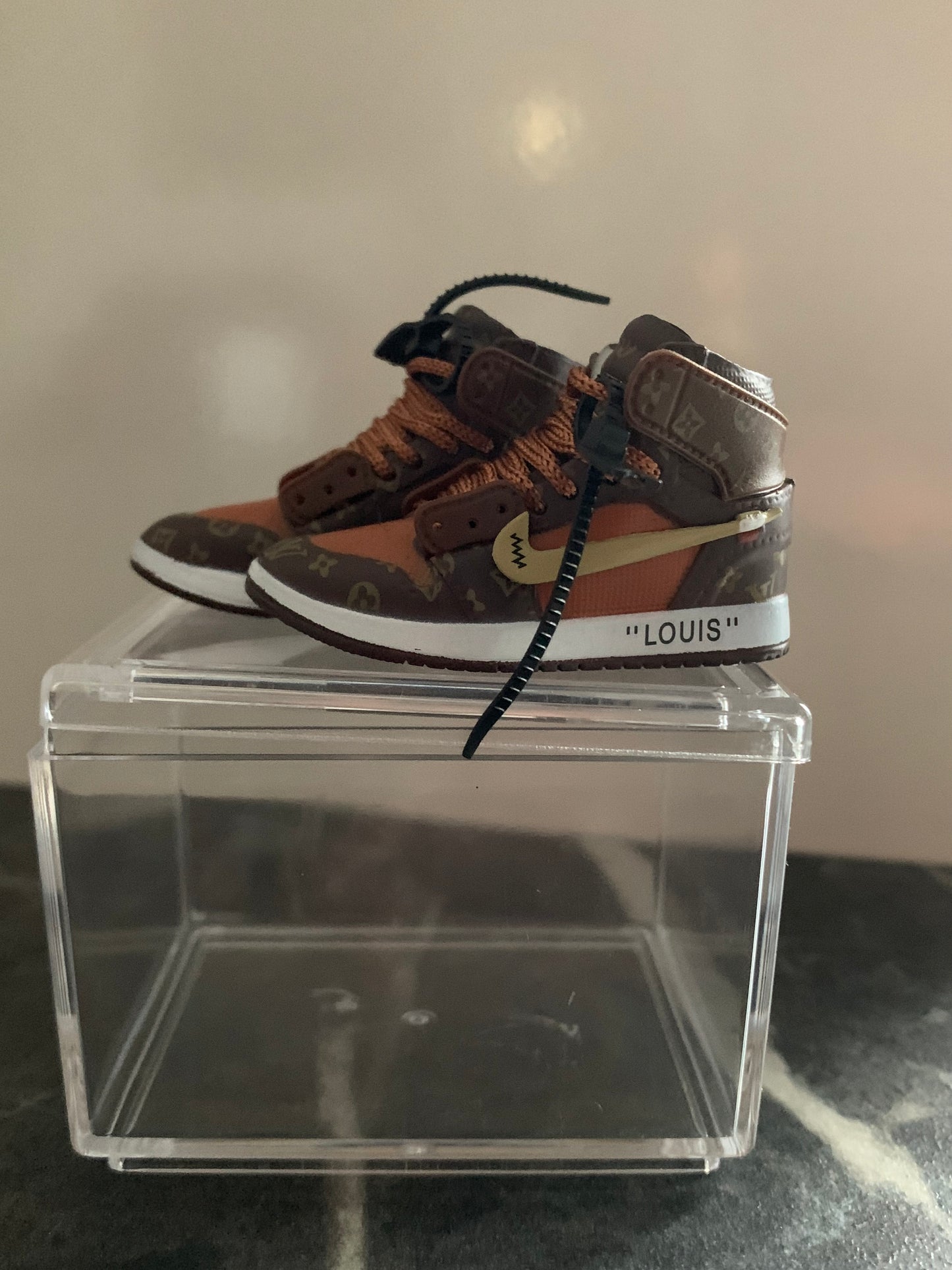 Miniatur Luxus Sneaker Nike Air Jordan LV