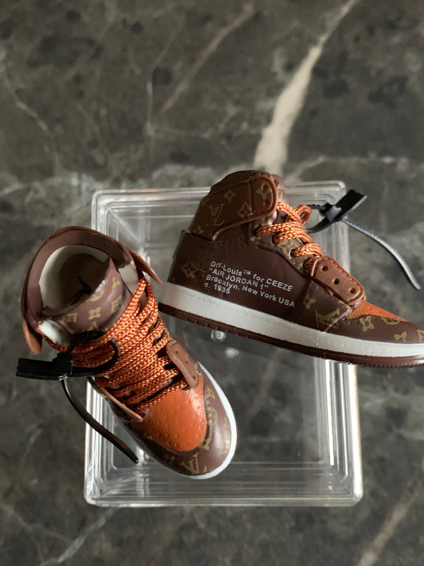 Miniatur Luxus Sneaker Nike Air Jordan LV