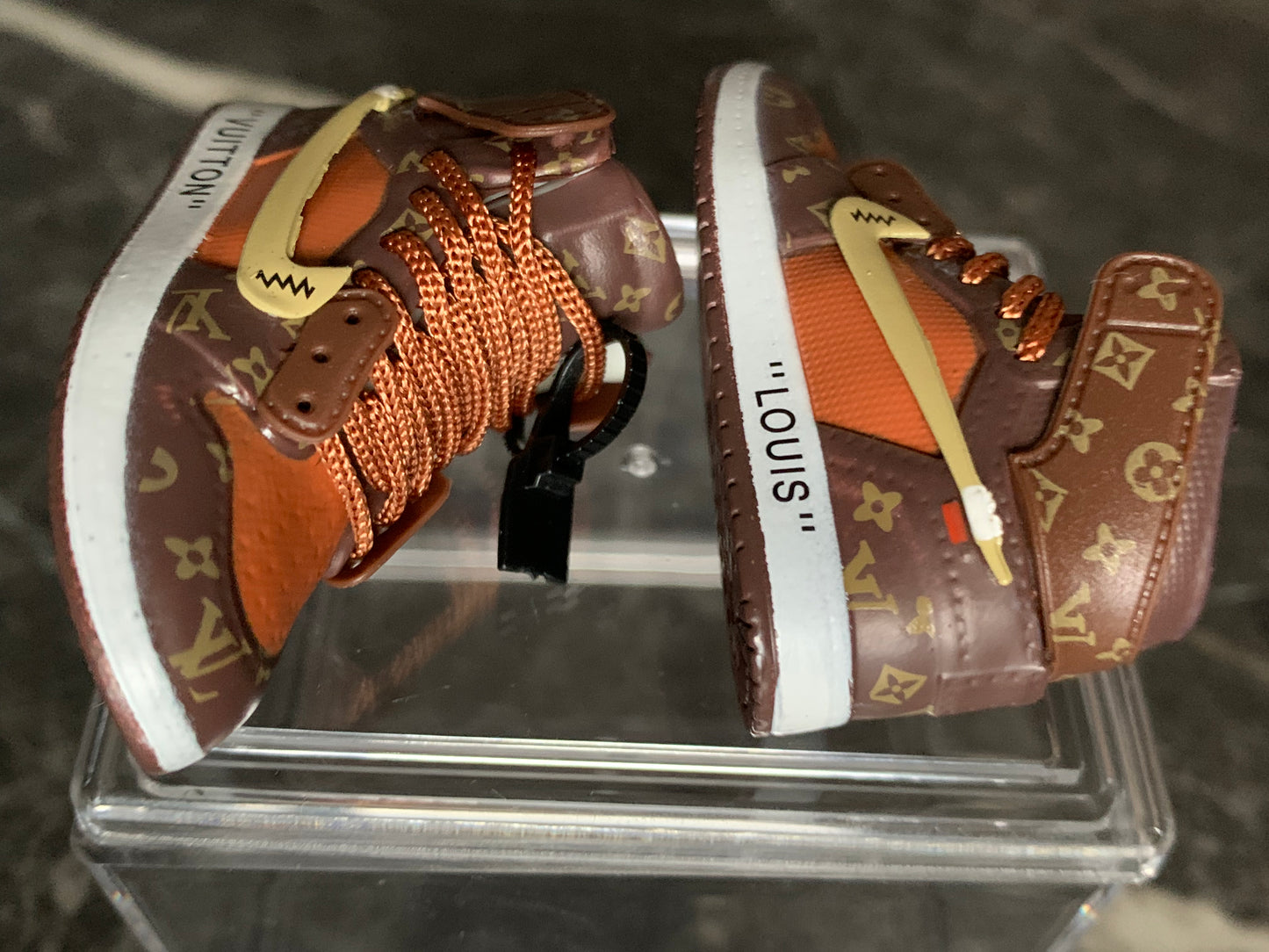 Miniatur Luxus Sneaker Nike Air Jordan LV