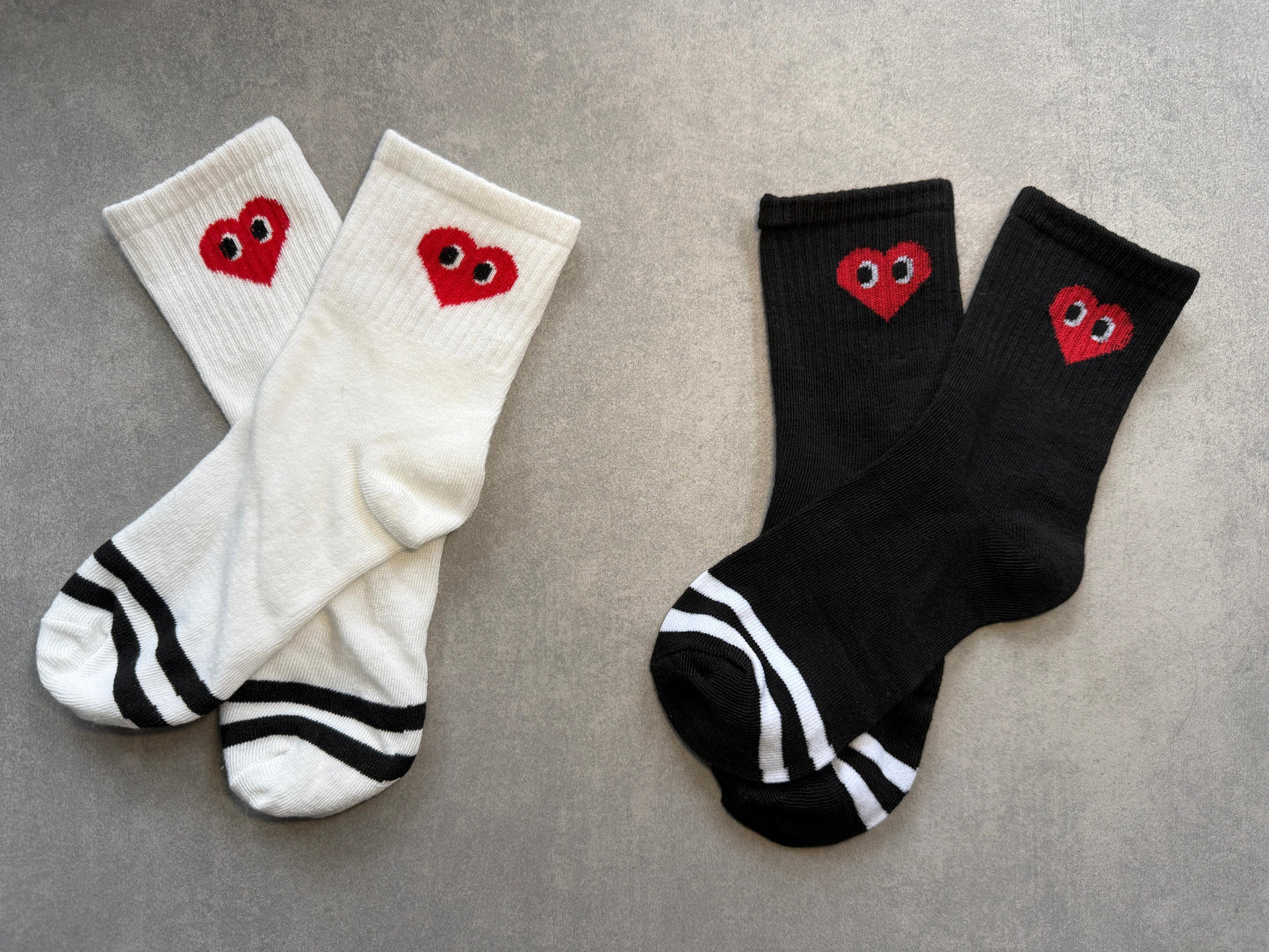 Heart Eyes – Süße Herz-Socken mit Augen